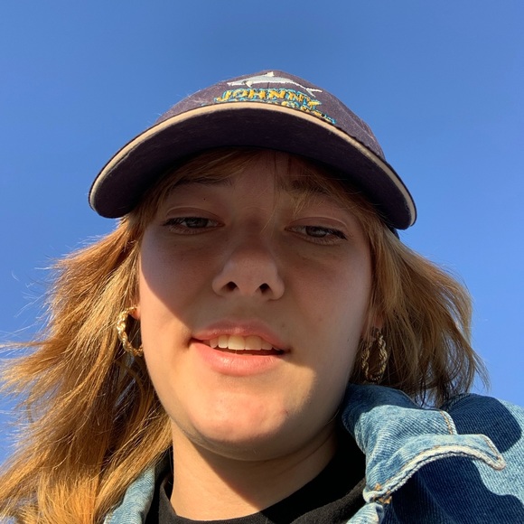 Meet your Posher, Sara rose - Picture 3 of 3